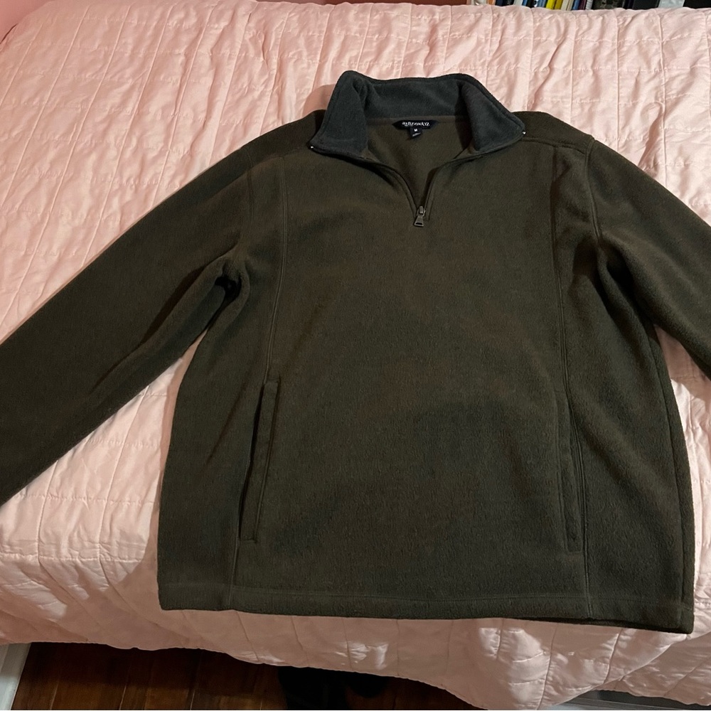 St. John’s Bay Men’s Sweater size Med